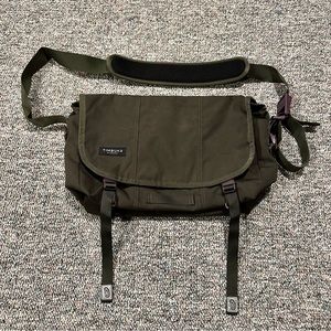 Timbuk2 medium messenger bag.